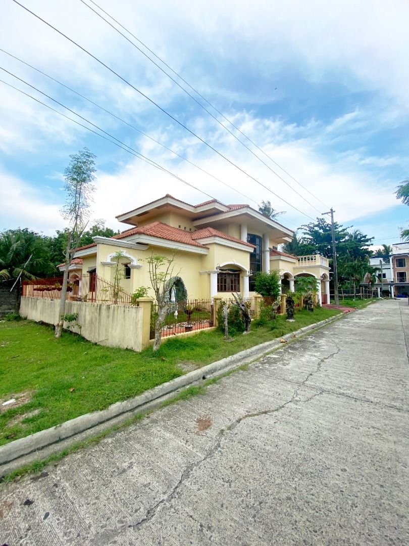 4 Bedroom House & Lot For Sale near beachfront in Tigbauan Iloilo, Property, For Sale, House