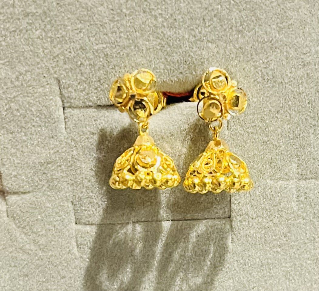 Gold ki top earring ki design