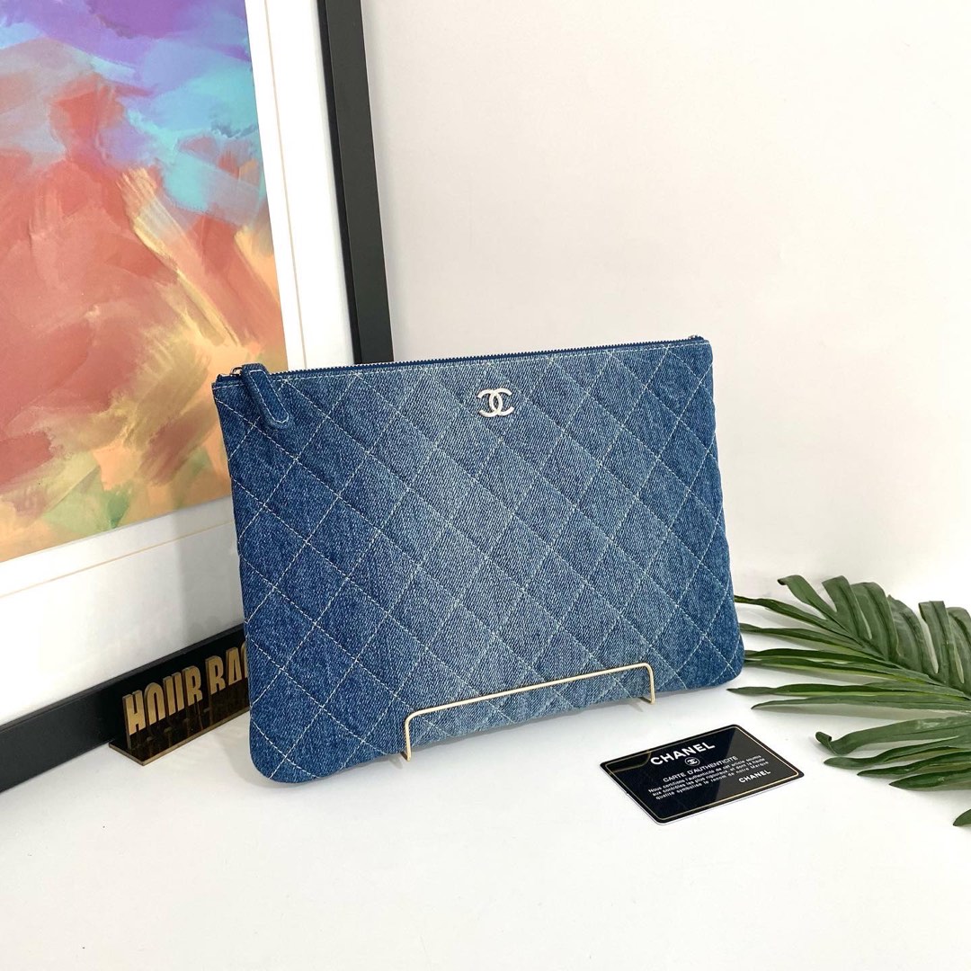 Chanel clutch 2019 on sale