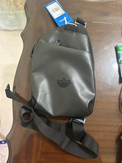 Adidas小側背包