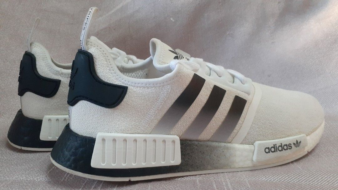 https://www.carousell.ph/p/adidas-nmd-r1-eg-7410-white-black-gradient-men-s-running-shoes-size-us-11-1253251497/