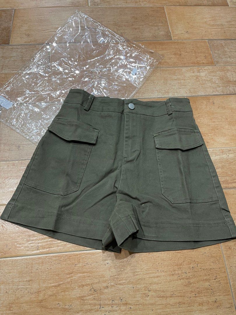 BASIC CARGO SHORTS WITH SIDE BELTS ARMY GREEN