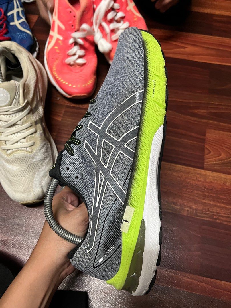 Asics and hot sale mizuno