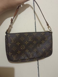 My Sister's Closet  Louis Vuitton Louis Vuitton Camera Bag Handbag