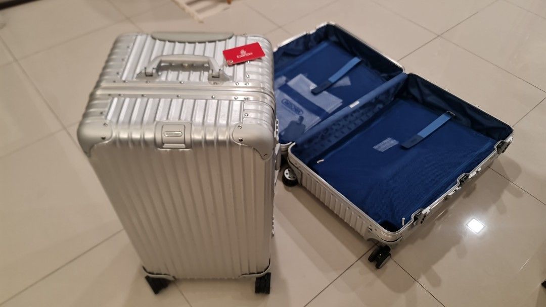 Trunk shop s rimowa