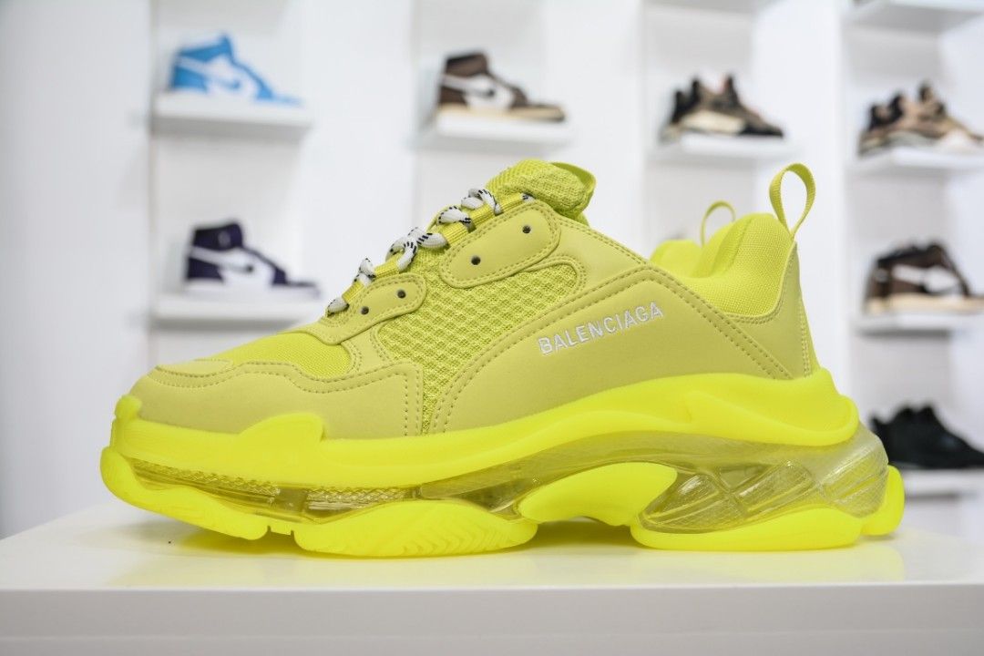 Balenciaga triple s 2020 top