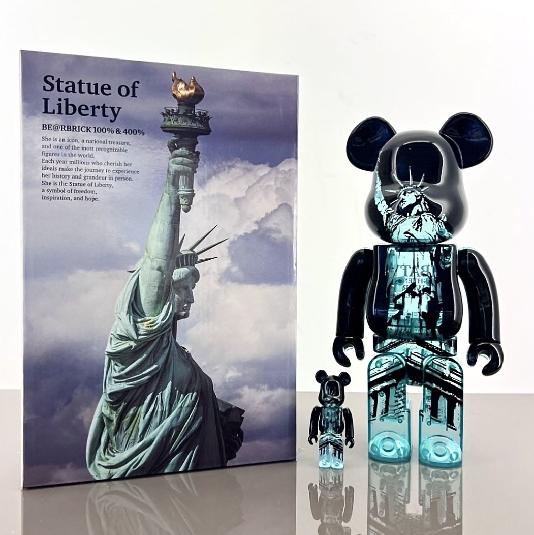 Bearbrick Statue of Liberty, 興趣及遊戲, 玩具& 遊戲類- Carousell