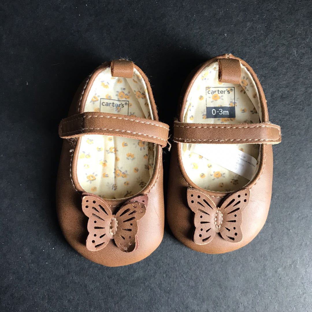 Carters soft 2025 sole shoes