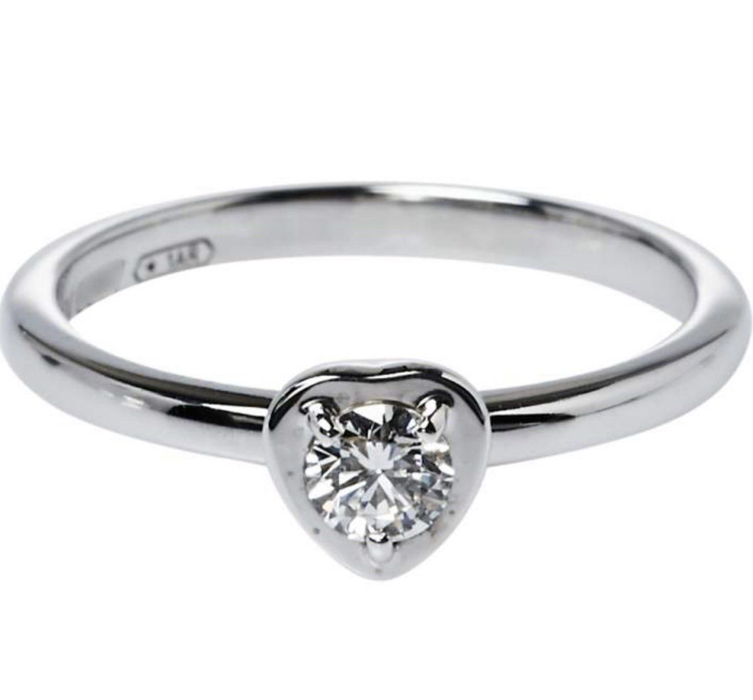 Heart shaped diamond ring cartier best sale