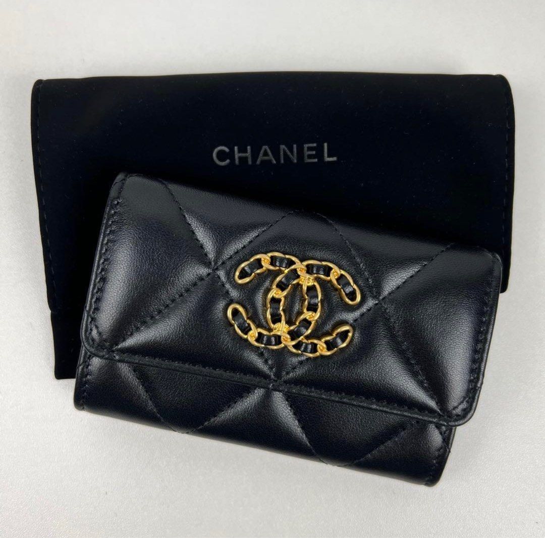 Chanel 19 sale flap card holder