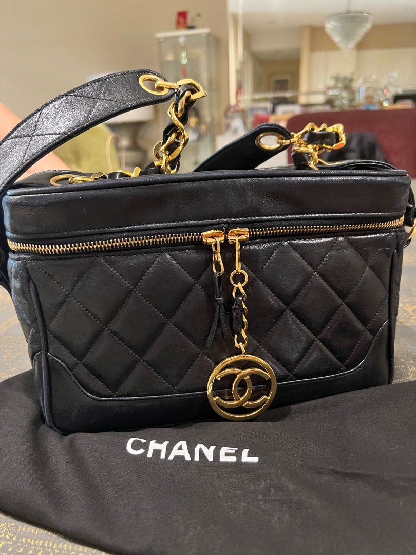 Chanel sling shoulder bag hotsell