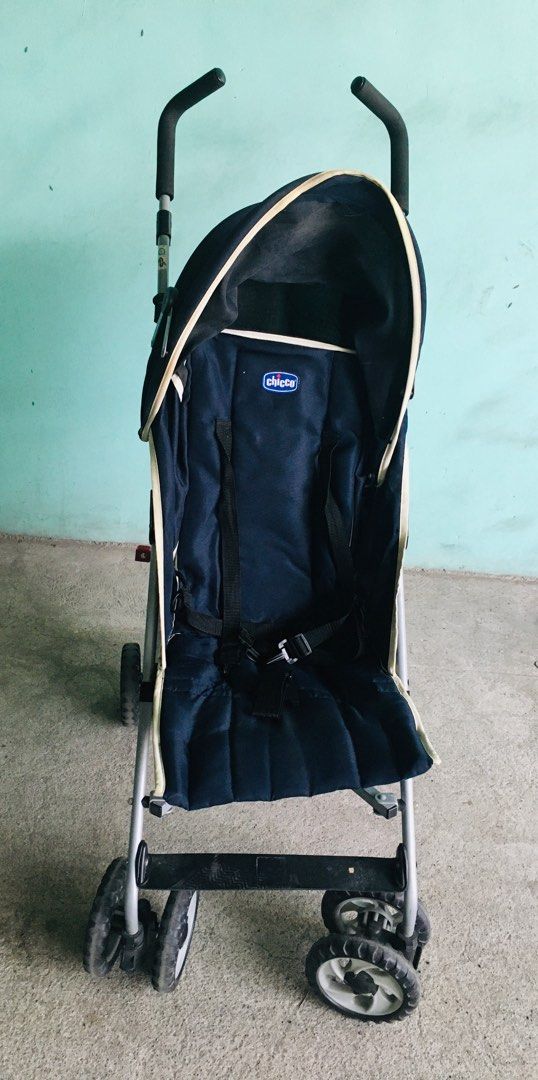 Chicco black stroller (Category: Strollers) located in Quezon City. Submitted by 5ds_preloved (Listing ID 1253165363, Image 2). Description: .