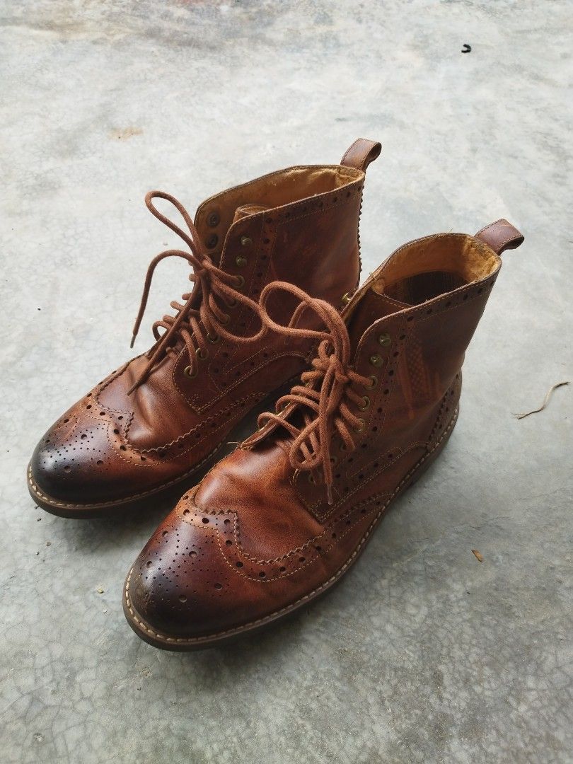 Clarks brogue hi boots Men s Fashion Footwear Boots on Carousell