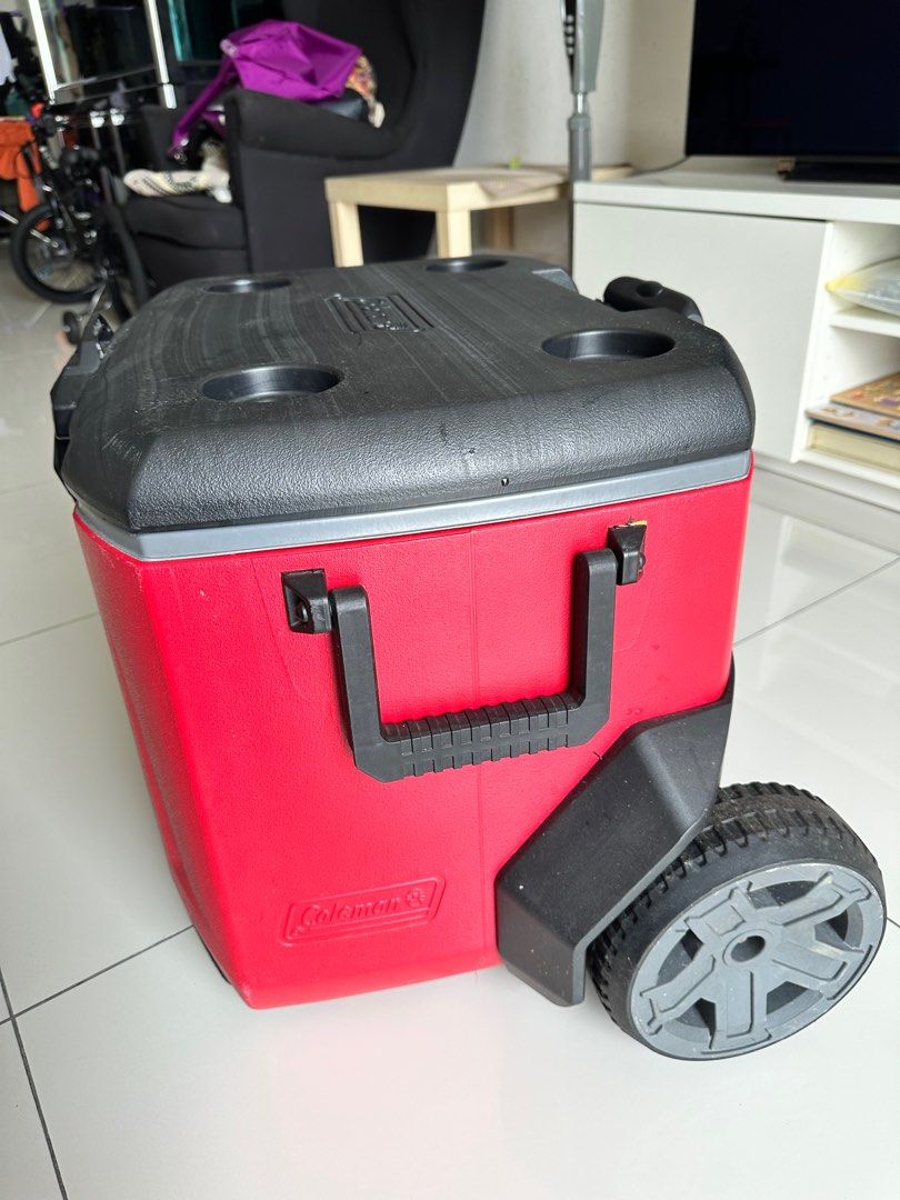 Coleman rugged 55q cooler box, Furniture & Home Living, Kitchenware