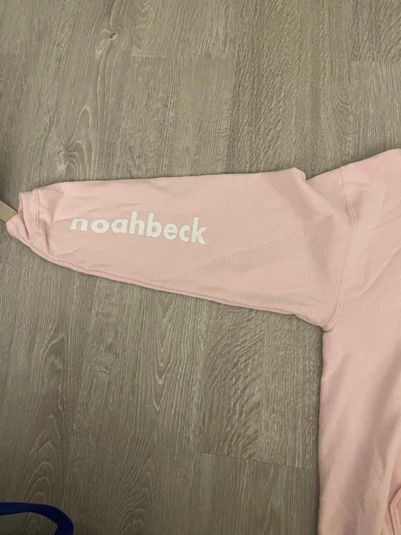 Noah beck merch pink hot sale hoodie