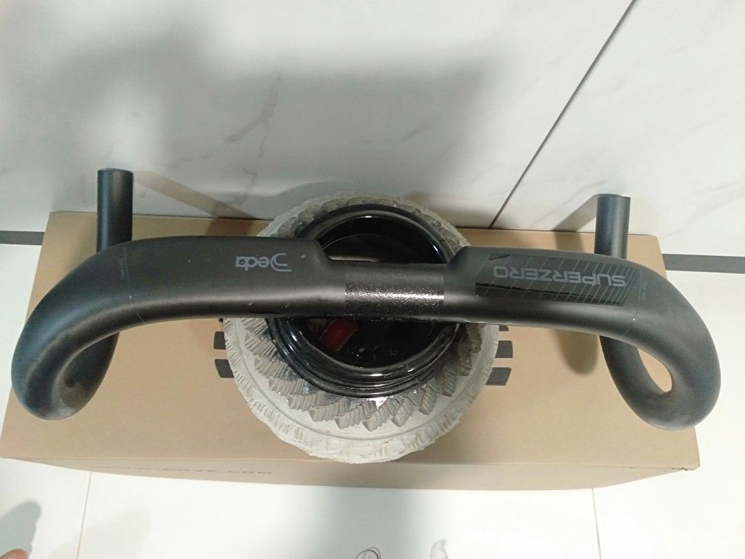 Deda superzero hotsell carbon handlebar 40cm
