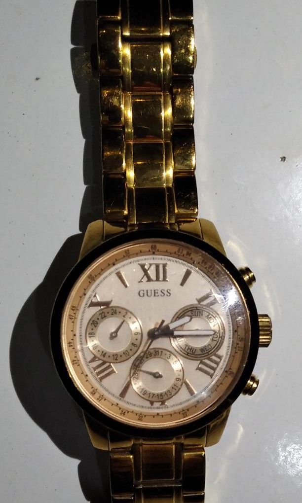 Dijual Guess W0330L2 Fesyen Wanita Jam Tangan di Carousell