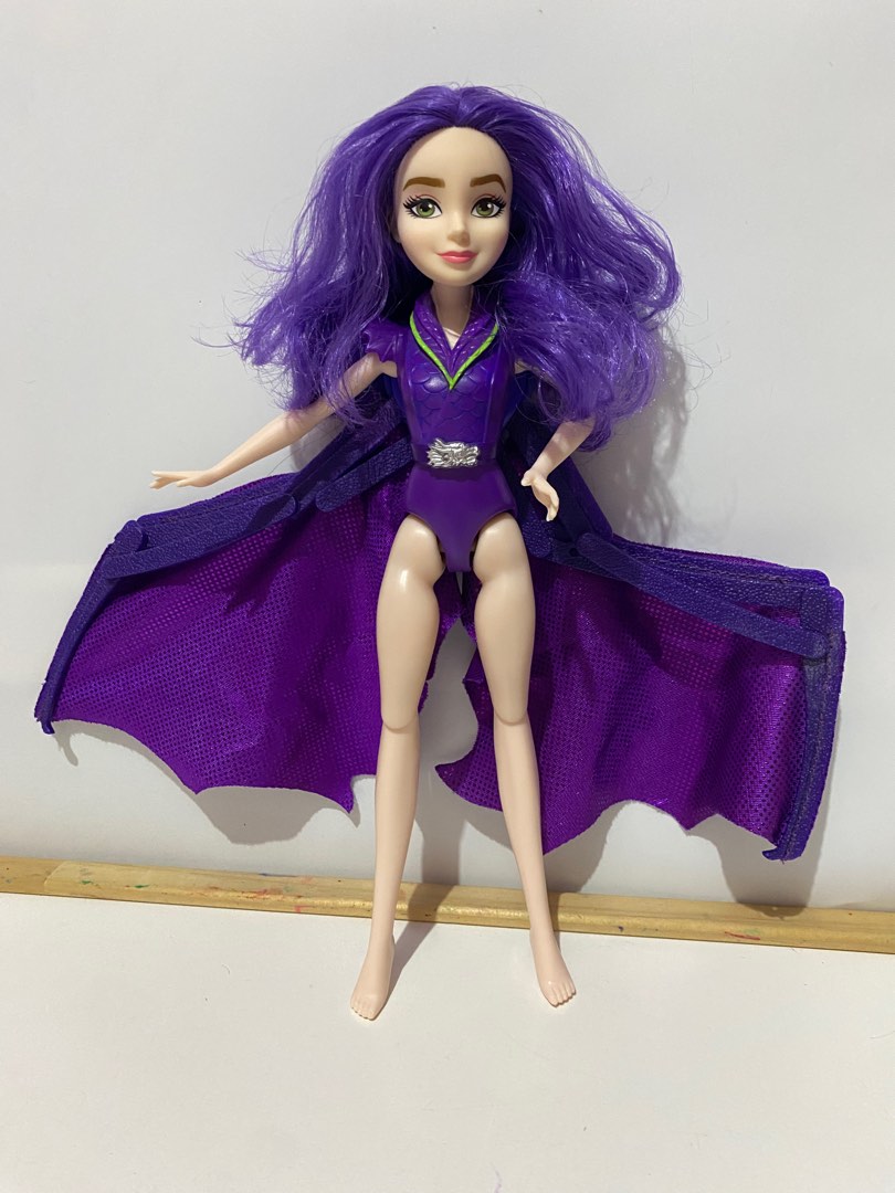 Dragon queen top mal doll