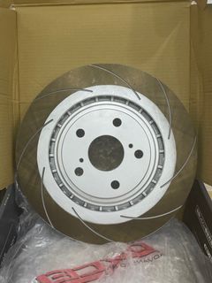 Dixcel rotors and brake pads for Toyota Alphard