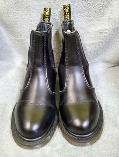 Dr. Martens 2976 chelsea boots