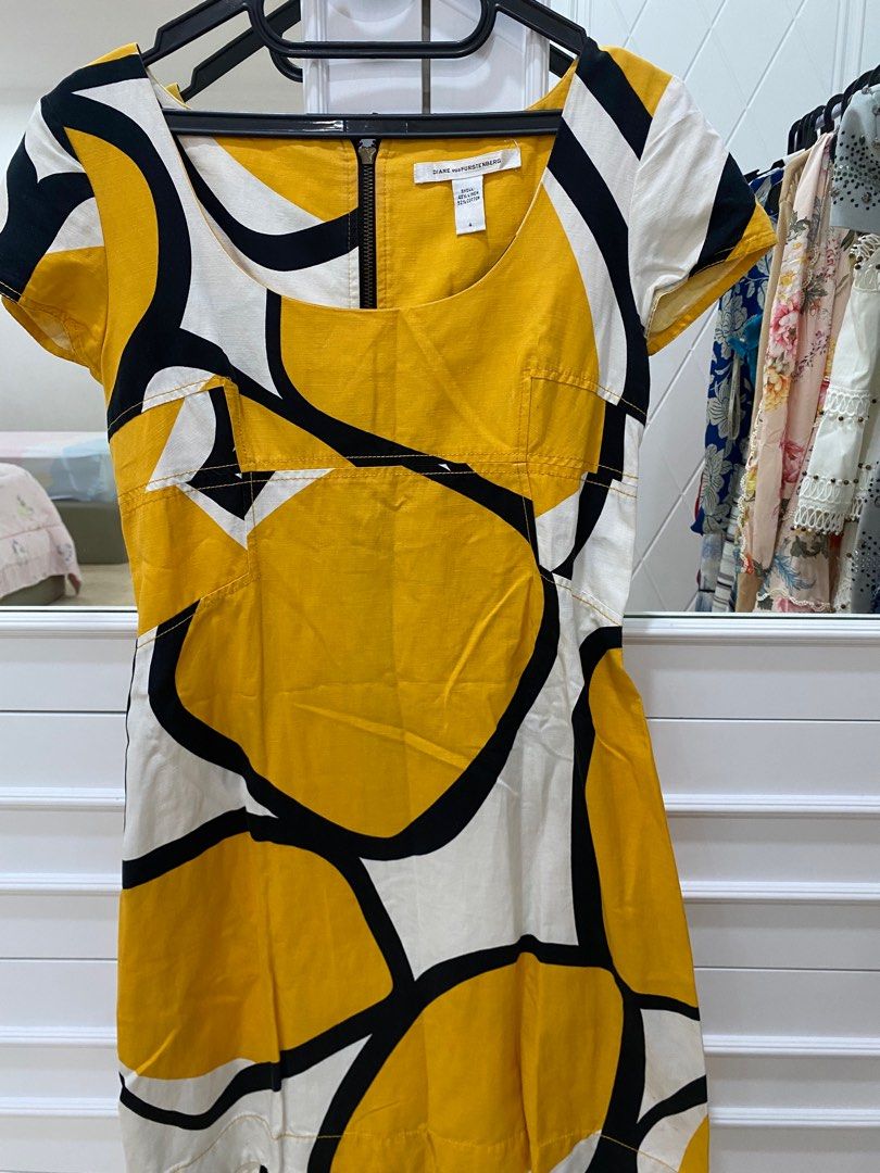 Dvf usa Barang Mewah Pakaian di Carousell