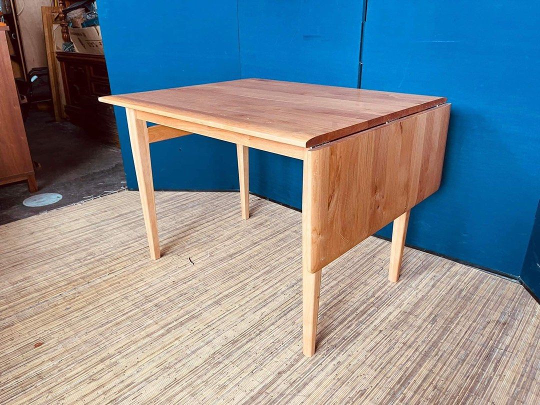 Expandable Dining table Japan surplus (Category: Tables & Sets) located in Manila. Submitted by Hezcki (Listing ID 1253198616, Image 3). Description: .