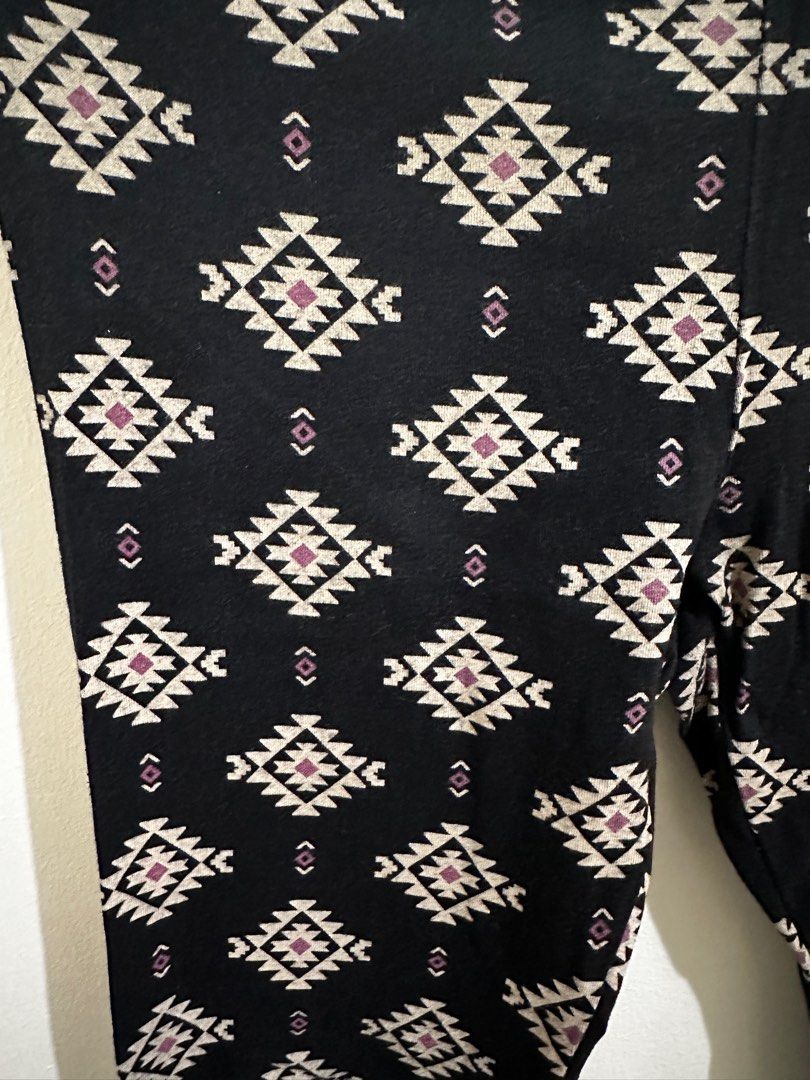 Aztec leggings deals forever 21