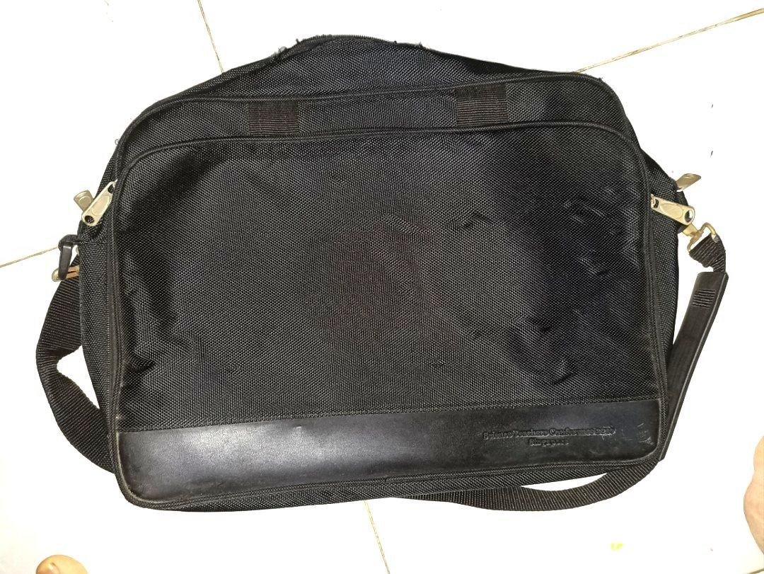 Giving away Free laptop bag Computers Tech Parts Accessories