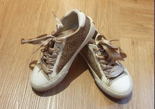 Guess sepatu anak