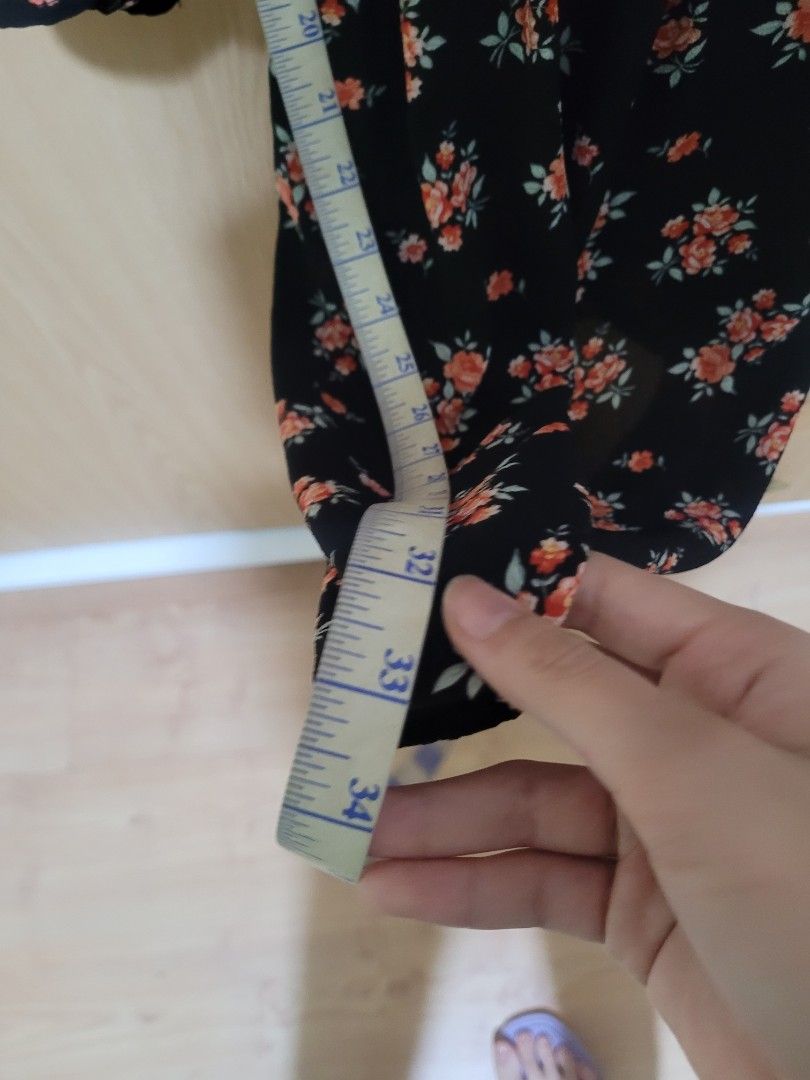 H&M printed floral dress (Category: Dresses) located in Quezon City. Submitted by samiraherrera (Listing ID 1253182419, Image 3). Description: .