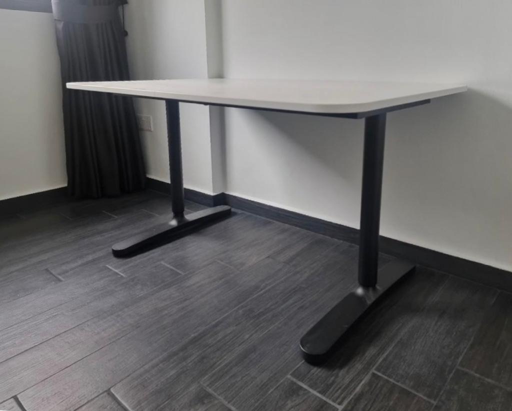 IKEA BEKANT Desk 160x80 (White Top, Black Bottom) — Gently Used