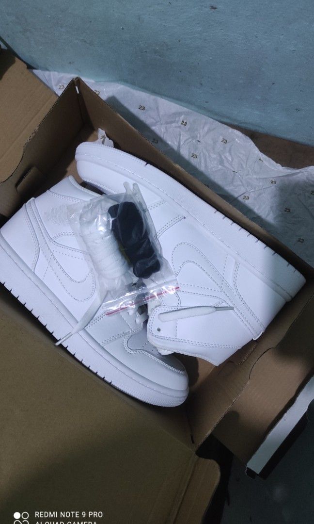 j1 triple white