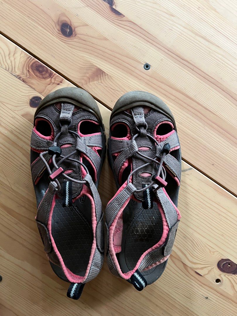 Keen sandals Women s Fashion Footwear Sandals on Carousell