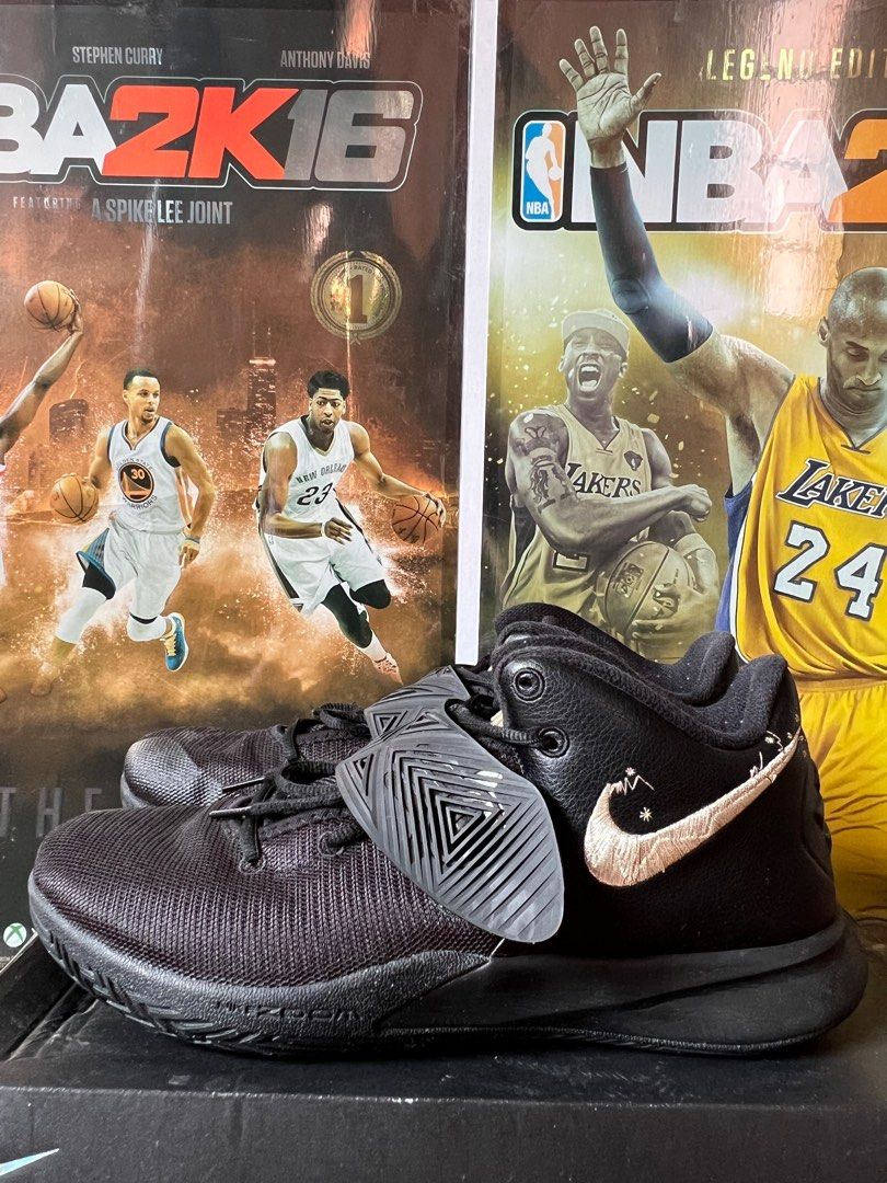 Kyrie Flytrap 3 Metallic Gold Star