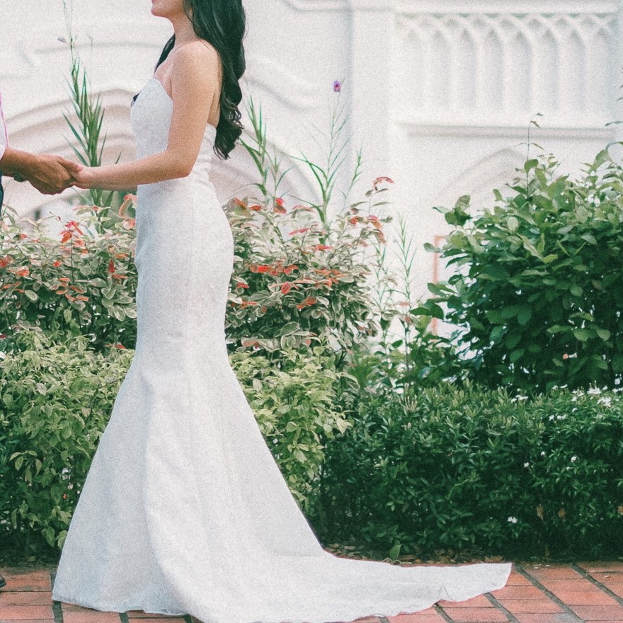 Lace tube mermaid wedding gown with train Women s Fashion