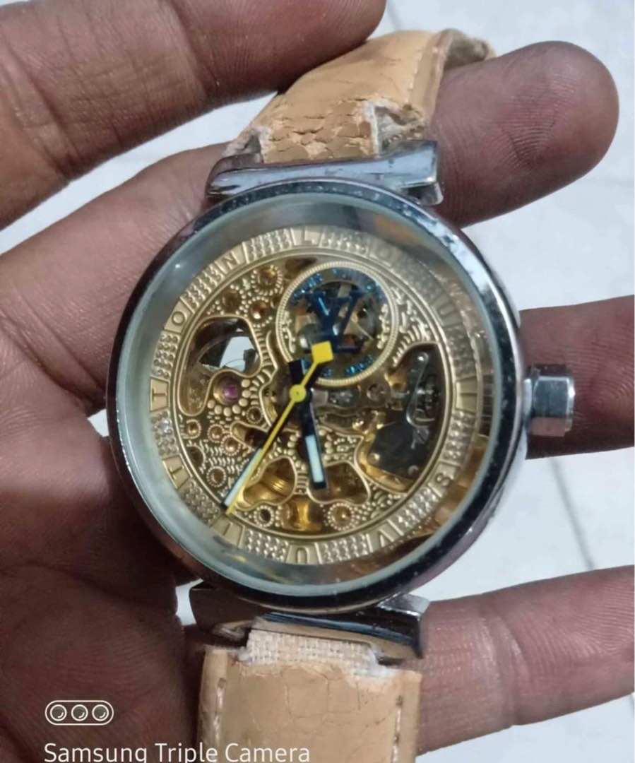 Louise vuitton skeleton jam pria Fesyen Pria Jam Tangan di Carousell