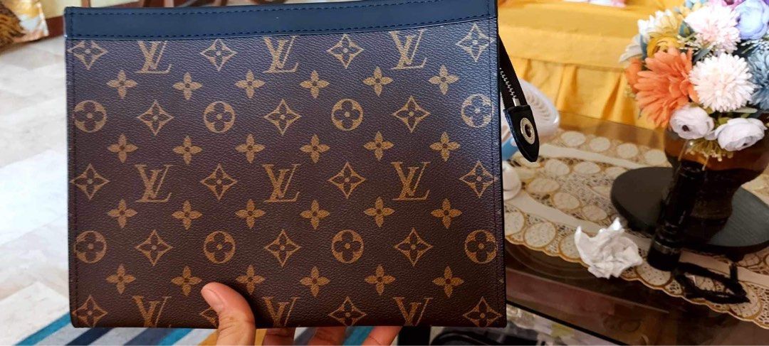 LV CLUTCH BAG (Category: Luxury Bags & Wallets) located in Pasig City. Submitted by _glamshop_ (Listing ID 1253246282, Image 3). Description: Never used. .