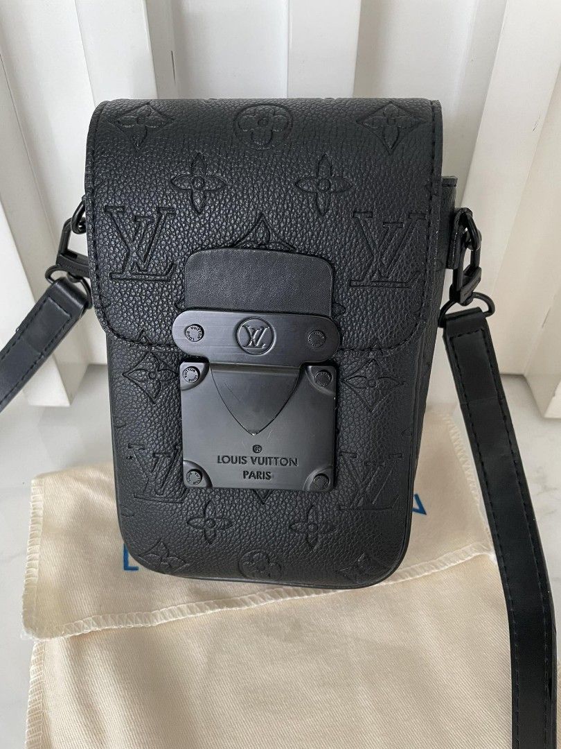 Louis Vuitton sling bag lelaki ada date code, Men's Fashion, Bags, Sling  Bags on Carousell