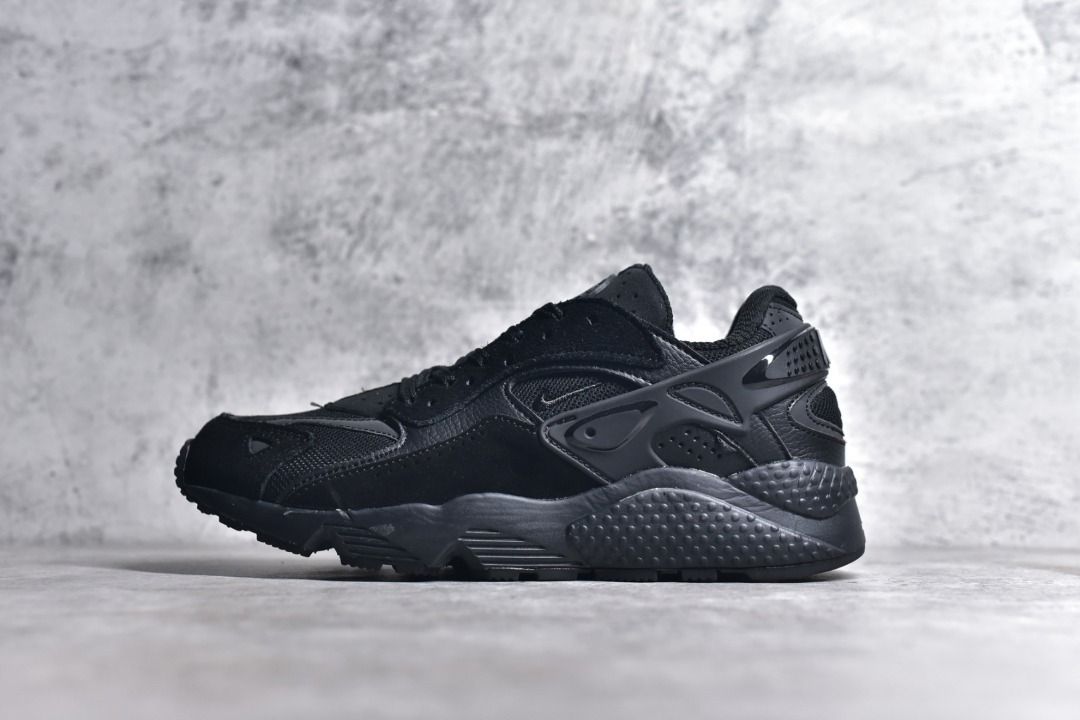 Nike Air Huarache Runner Triple black running shoes