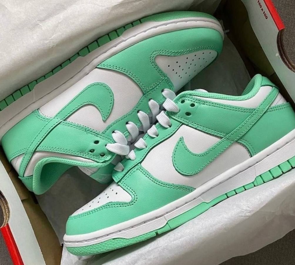 Nike Dunk Low Green Glow, 女裝, 鞋, 波鞋- Carousell