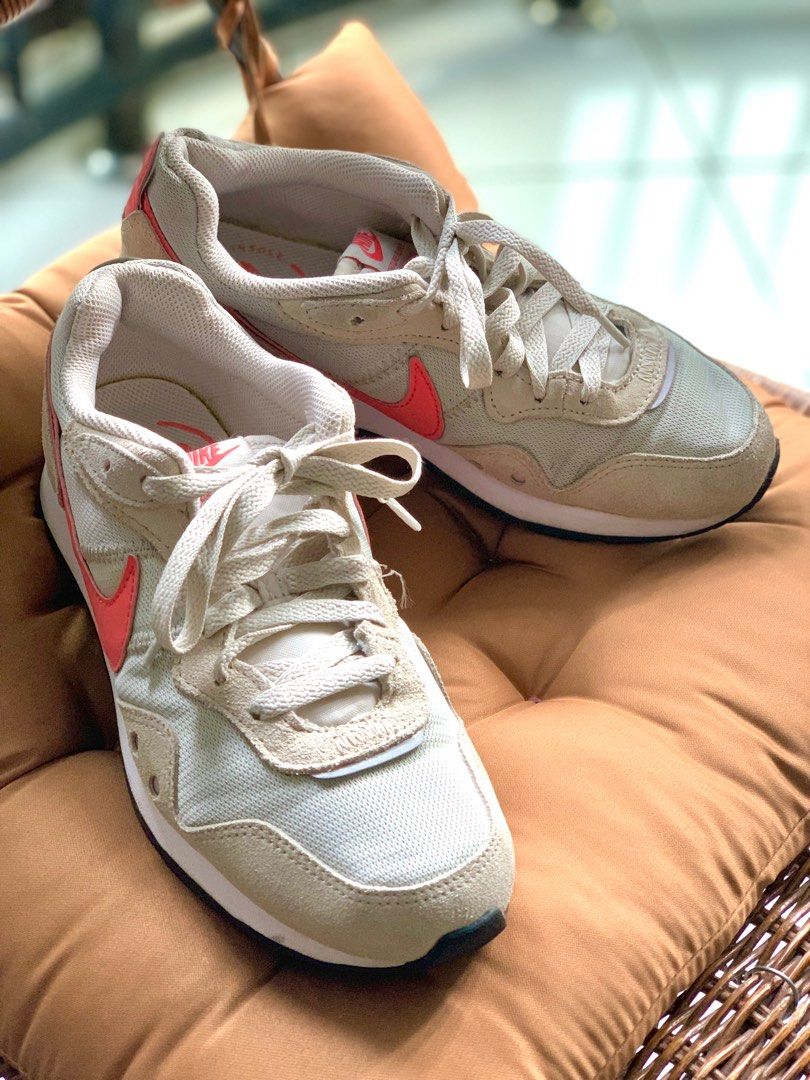 Nike runner venture online