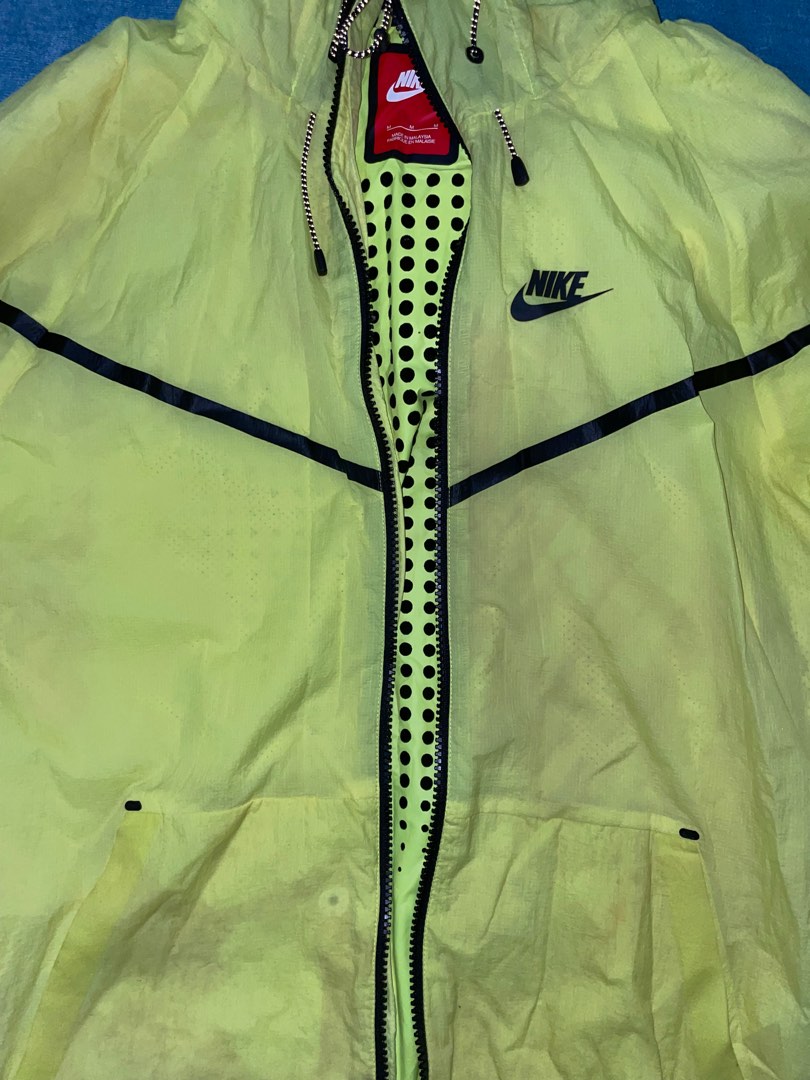 Nike windbreaker jacket on Carousell