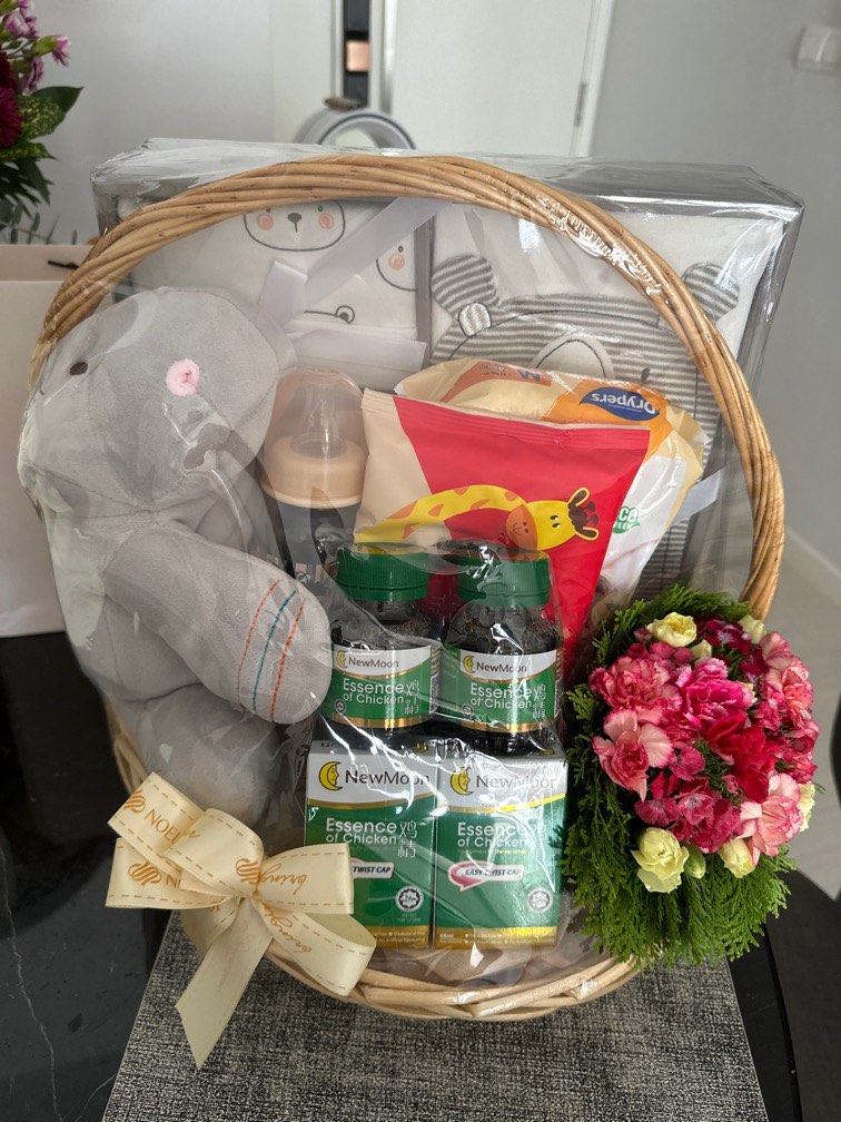 Noel shop baby hamper
