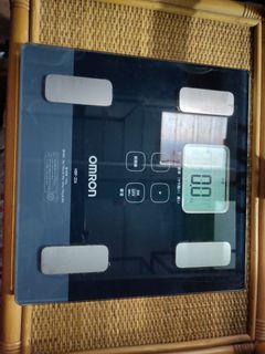 Omron Touchscreen Weighing Scale