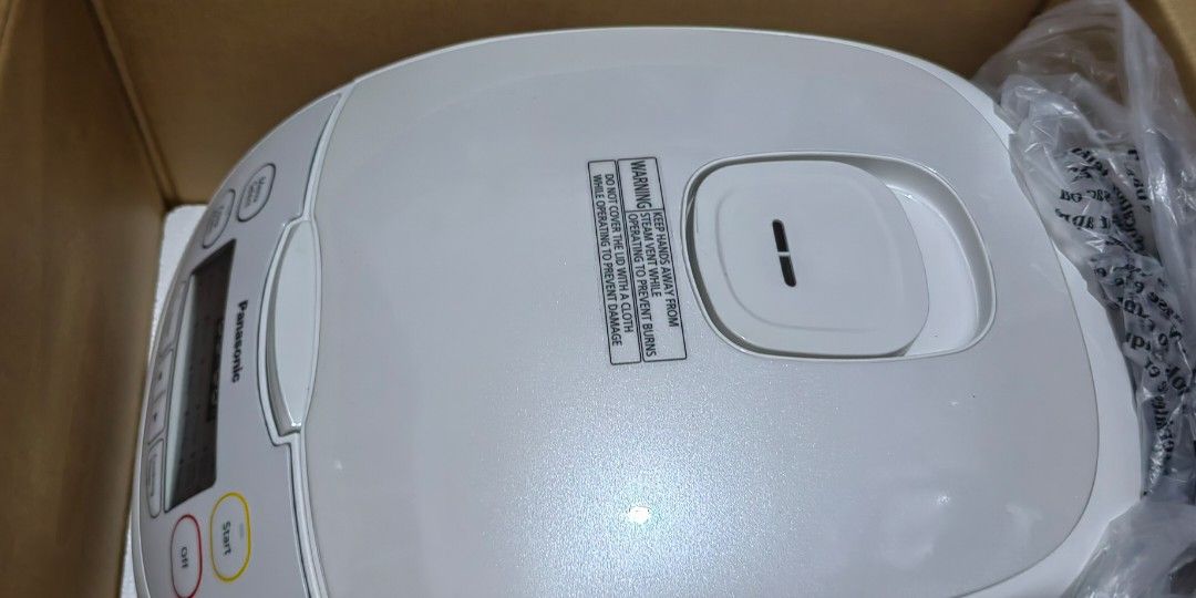 Panasonic Rice Cooker 10cups (Category: Cookers) located in Taguig. Submitted by gongolly2007 (Listing ID 1253244409, Image 3). Description: Panasonic Rice Cooker model: SR-CN188 10Cups 220v pick up in Taytay,Rizal or Taguig City.