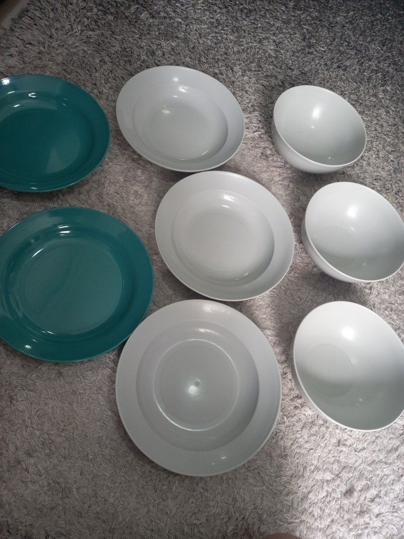 Plastic plate and bowl 8 items, Furniture & Home Living, Kitchenware