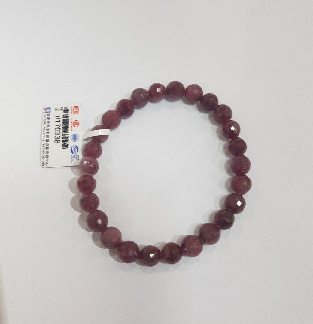 Ruby Faceted (Category: Bracelets) located in Pasay City. Submitted by bbearyoon (Listing ID 1253228824, Image 1). Description: Natural Ruby Faceted Approximate 7mm+ Really pretty💖 📍Changes color on uv light. Wala ako so I can't show in UV😅.