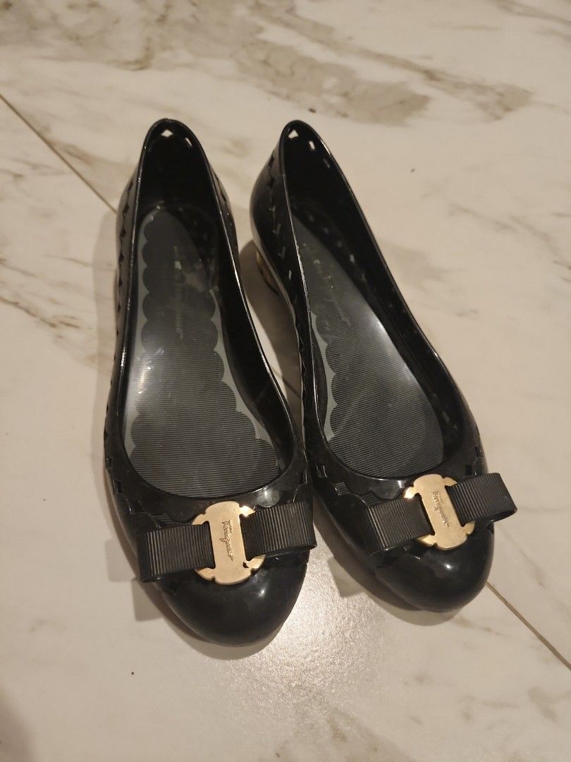 salvatore ferragamo jelly sandals
