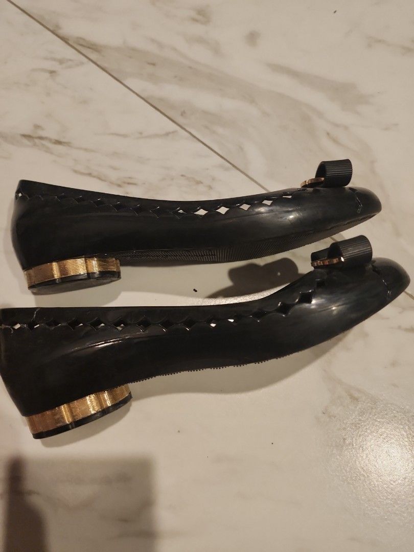 salvatore ferragamo jelly sandals