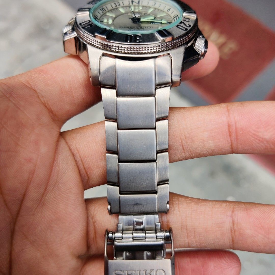 Seiko atlas on sale titanium